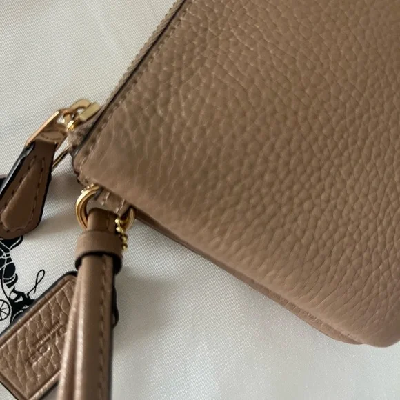 Coach Small Town Bucket Bag And Matching Wristlet - Picture 13 of 13